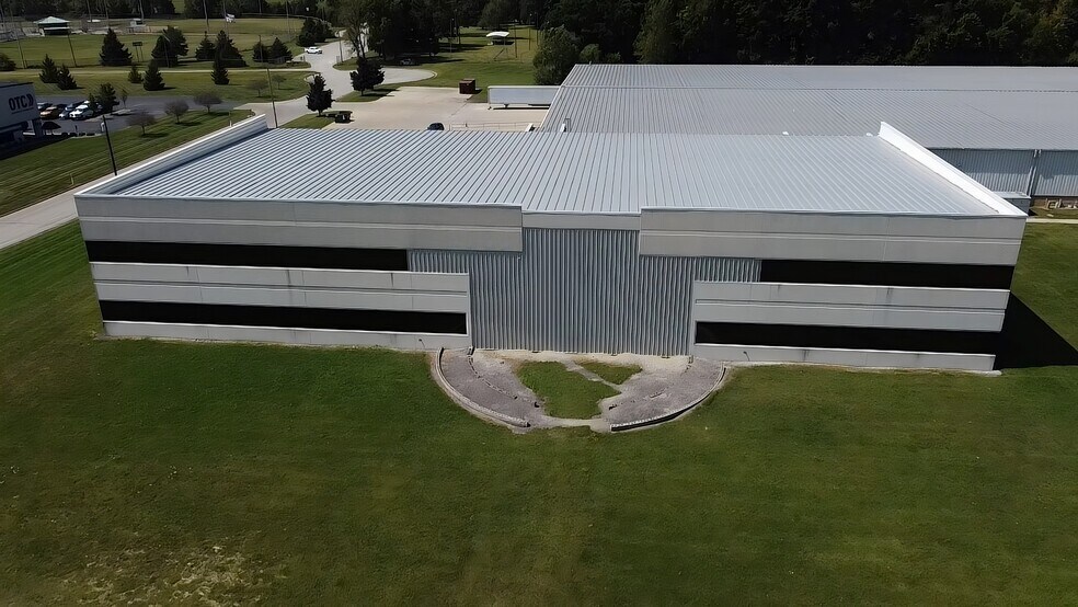 More Photos Of 1300 Freese Works Pl, Galion Loft Creative Space For Lease