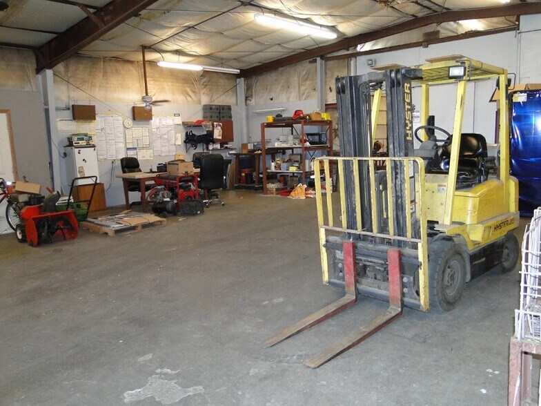 More Photos Of 1012 N 9th Ave, Walla Walla Manufacturing For Sale