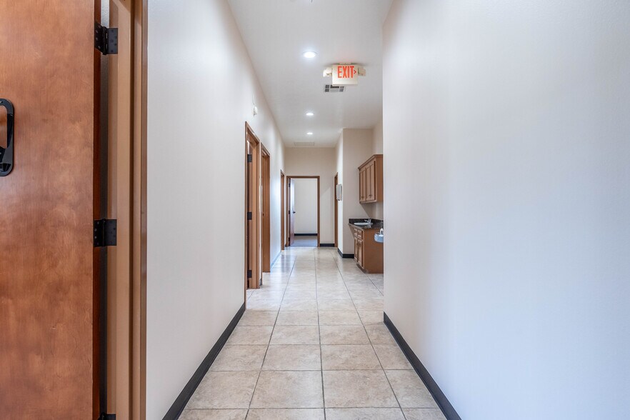 More Photos Of 3208 Broadway St, Houston Medical For Lease