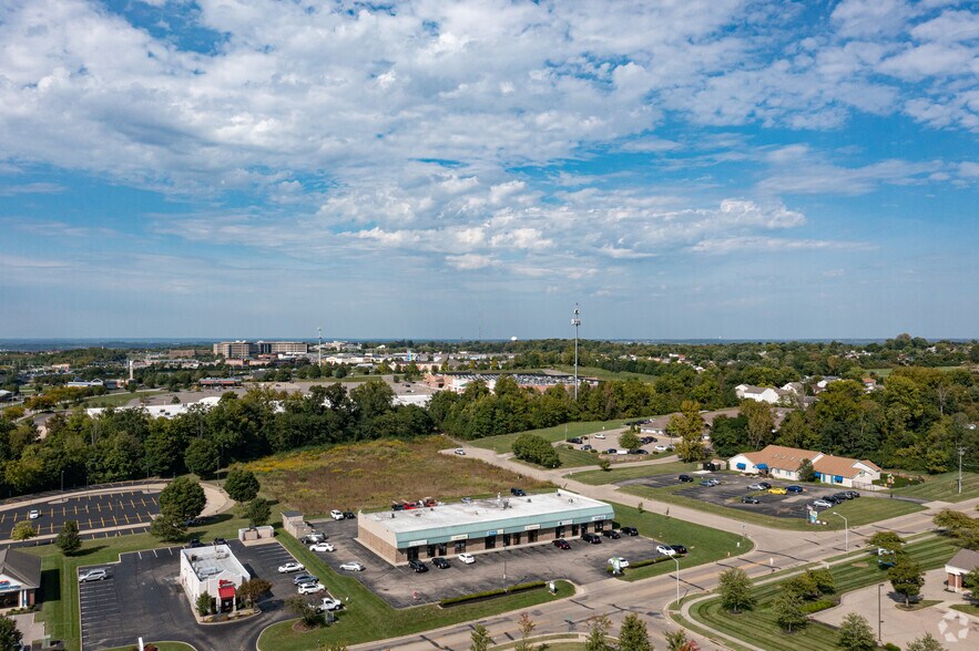 More Photos Of 1104-1124 Kemper Meadow Dr, Forest Park Storefront For Lease