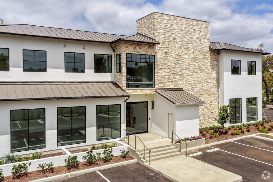 More Photos Of 420 Pennsfield Pl, Thousand Oaks Medical For Lease