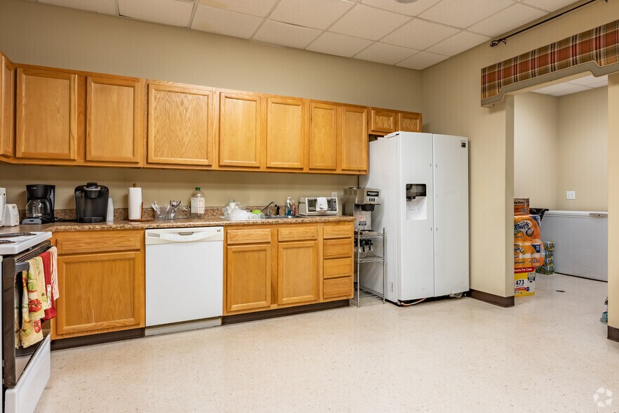More Photos Of 7446 Covington Hwy, Lithonia Medical For Sale
