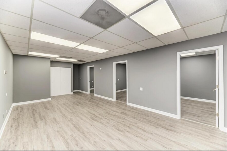 More Photos Of 4260 Westbrook Dr, Aurora Loft Creative Space For Lease