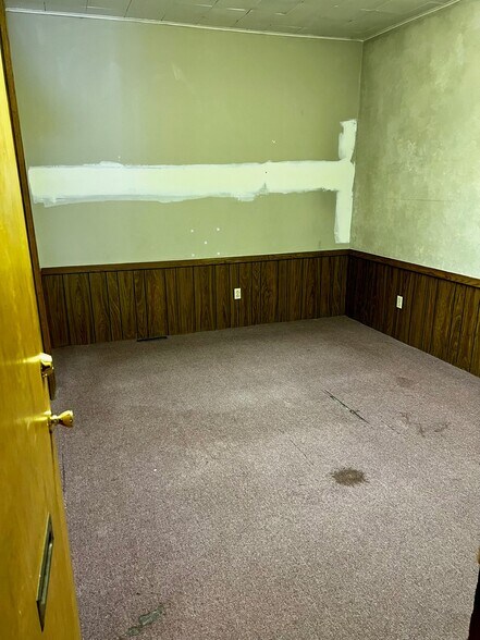 More Photos Of 8 N Main St, Rittman Storefront Retail Office For Lease