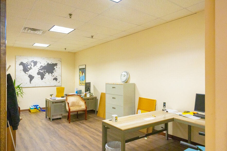 More Photos Of 202-206 Pegasus Ave, Northvale Warehouse For Lease