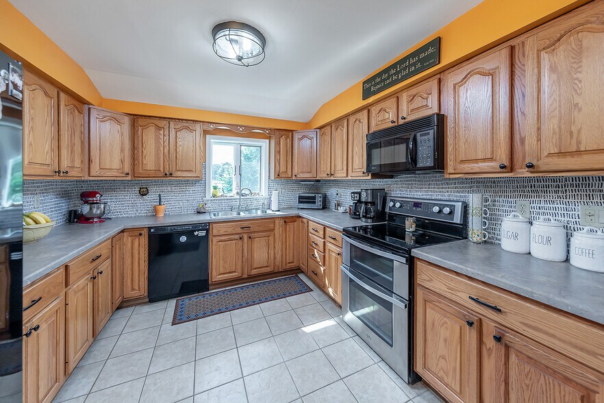 More Photos Of 314 Richwood Rd, Monroeville Winery Vineyard For Sale
