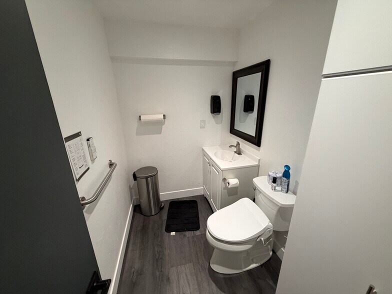 More Photos Of 4885 S 900 E, Salt Lake City Office For Sale
