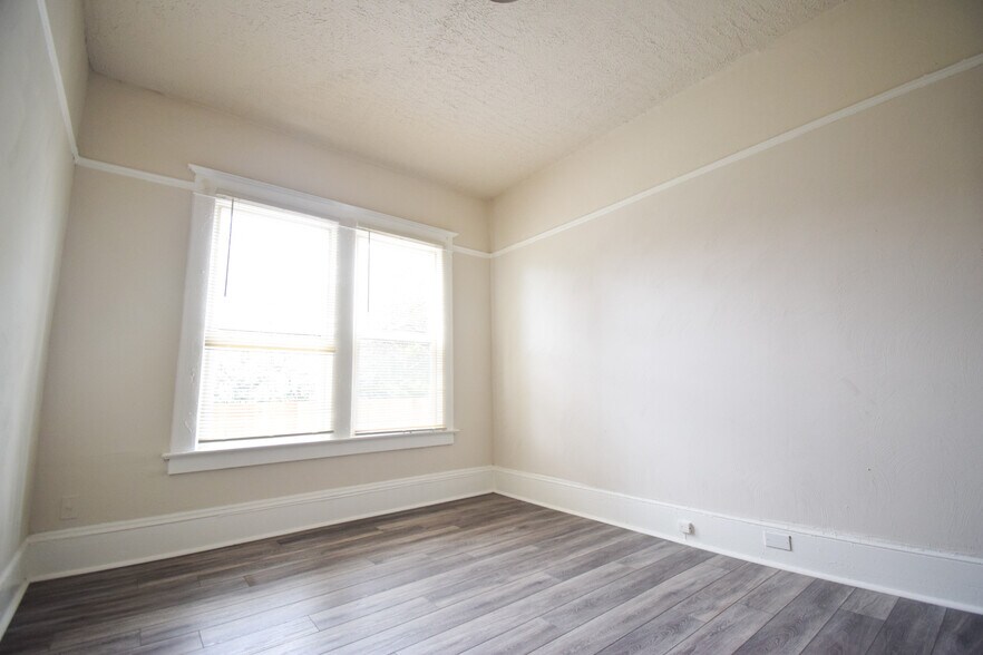 More Photos Of 4016-4024 NE 6th Ave, Portland Apartments For Sale