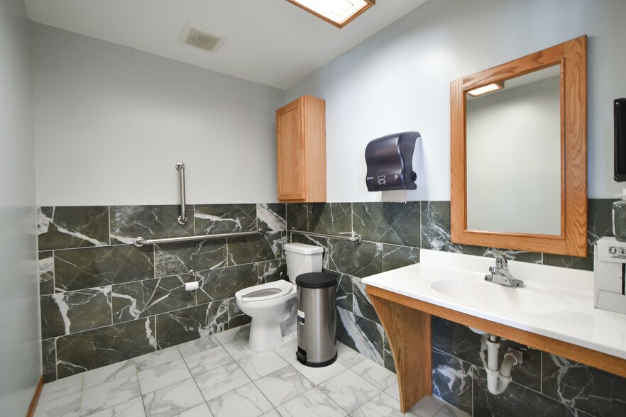 More Photos Of 307 2nd St, Bellechester Flex For Sale