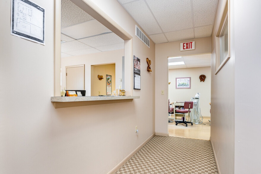 More Photos Of 32 Main St, Scottsville Storefront For Sale