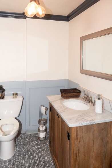 More Photos Of 3734 Fleet St, Baltimore Bar For Sale
