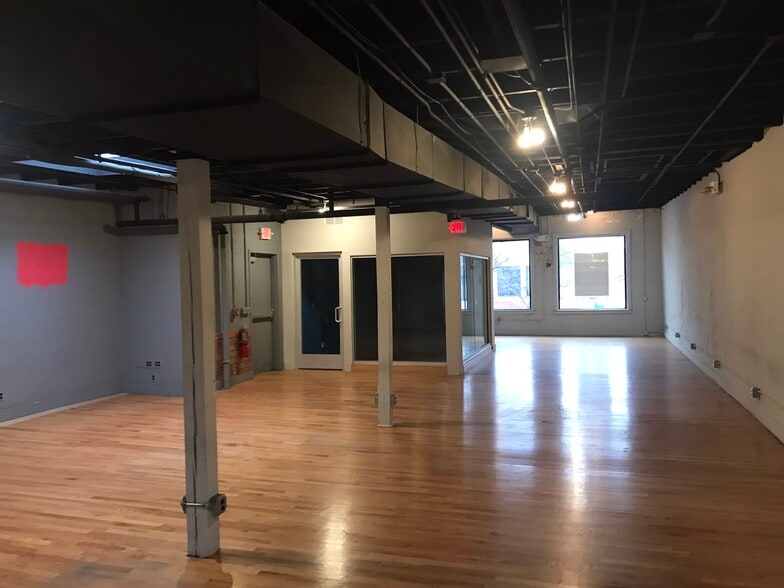 More Photos Of 308 S Main St, Royal Oak Storefront Retail Office For Lease