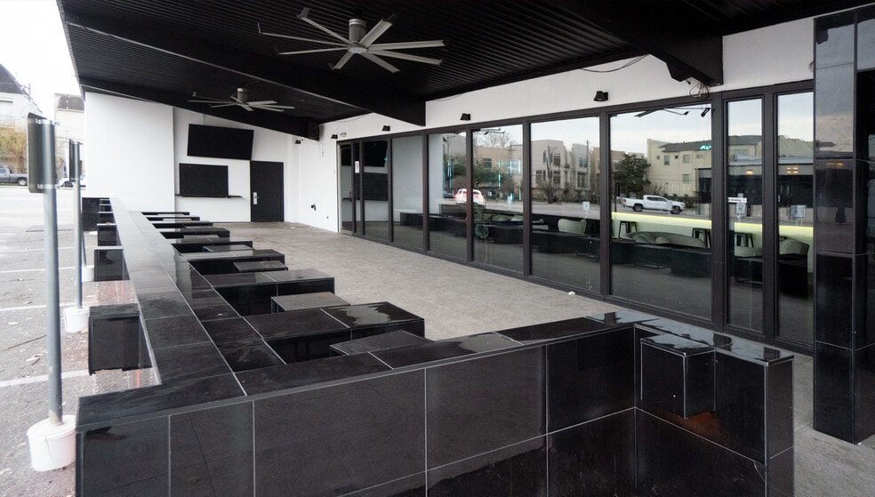 More Photos Of 5317 Washington Ave, Houston Bar For Lease