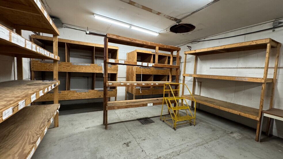 More Photos Of 958 N Penn St, Allentown Warehouse For Sale