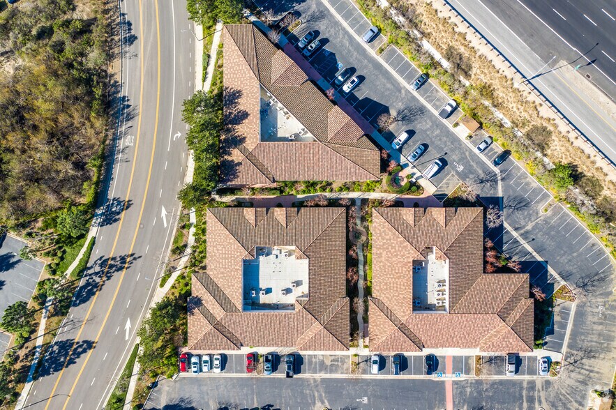 More Photos Of 815 Camarillo Springs Rd, Camarillo Office For Sale