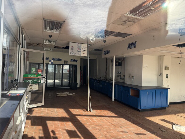 More Photos Of 290 W Hively Ave, Elkhart Convenience Store For Sale