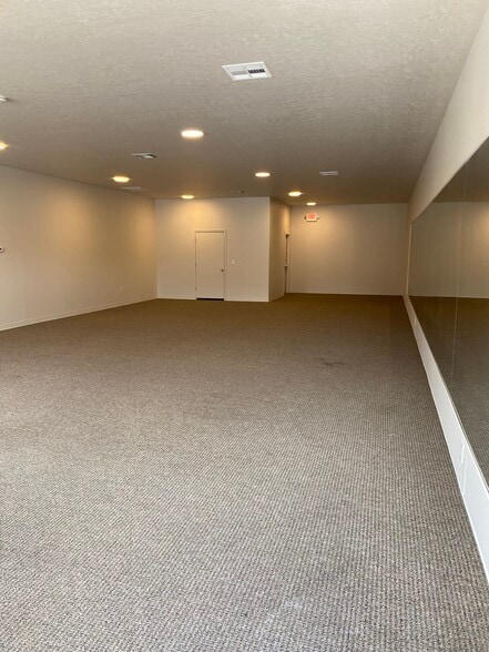 More Photos Of 1070 W Main St, Middleton Office For Lease