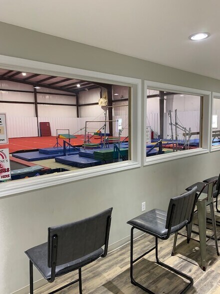 More Photos Of 2710 Main St, Ingleside Flex For Lease