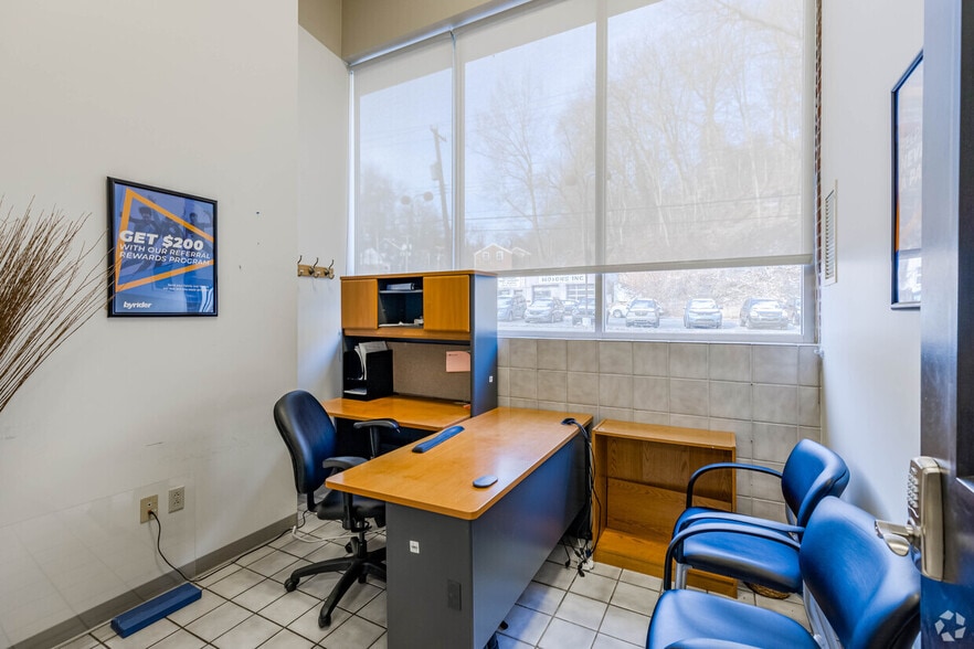 More Photos Of 1561 W Liberty Ave, Pittsburgh Auto Dealership For Lease