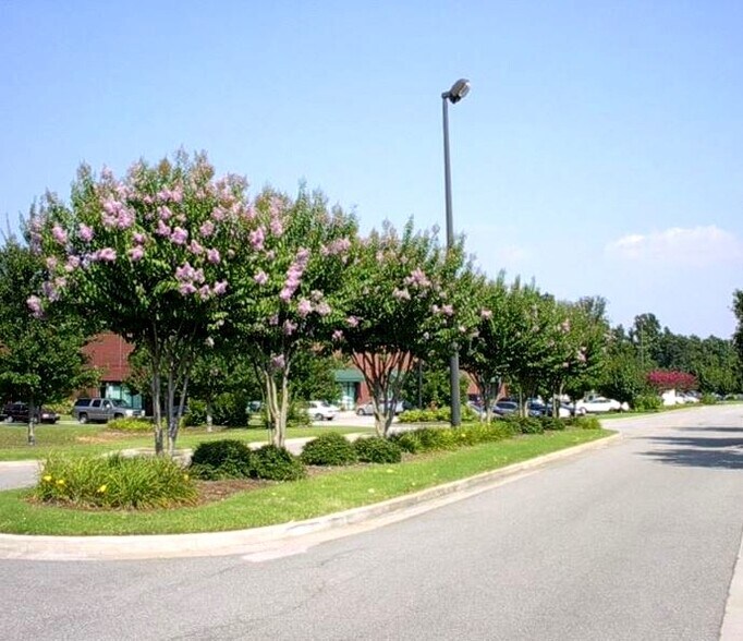 More Photos Of 915 Interstate Ridge Dr, Gainesville Unknown For Lease