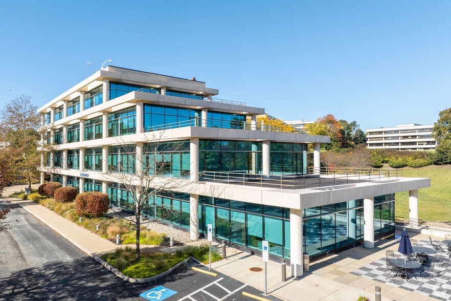 More Photos Of 100 Matsonford Rd, Radnor Office For Lease