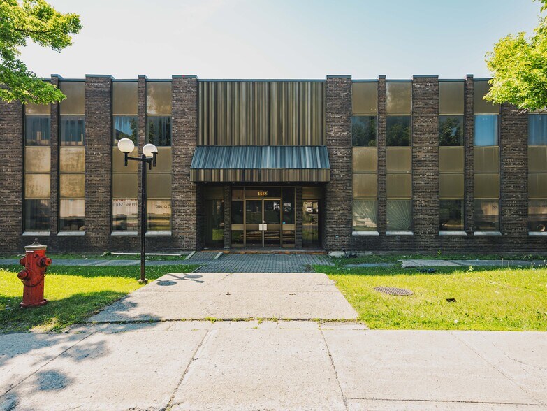 More Photos Of 1500 St Legendre O, Montréal Warehouse For Lease