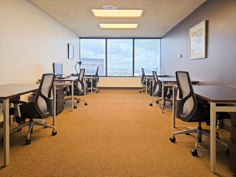 More Photos Of 363 N Sam Houston Pky E, Houston Coworking Space