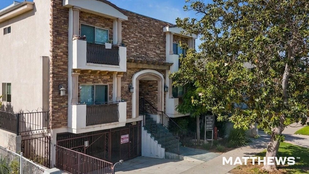 More Photos Of 14764 Sylvan St, Van Nuys Apartments For Sale