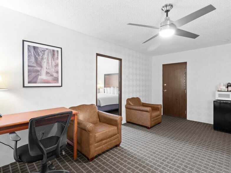 More Photos Of 333 N Main St, Richfield Hotel For Sale