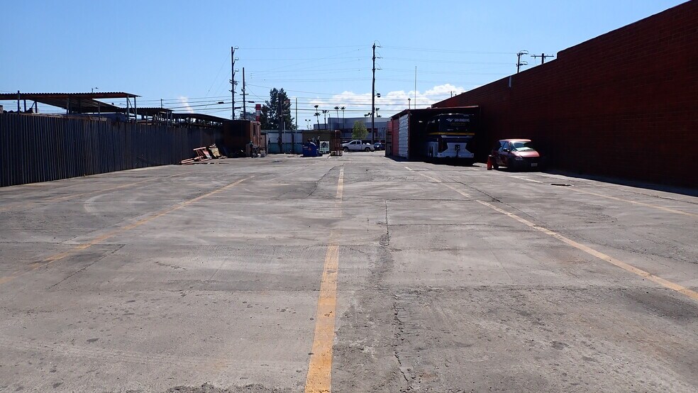 More Photos Of 9880 Glenoaks Blvd, Sun Valley Land For Lease