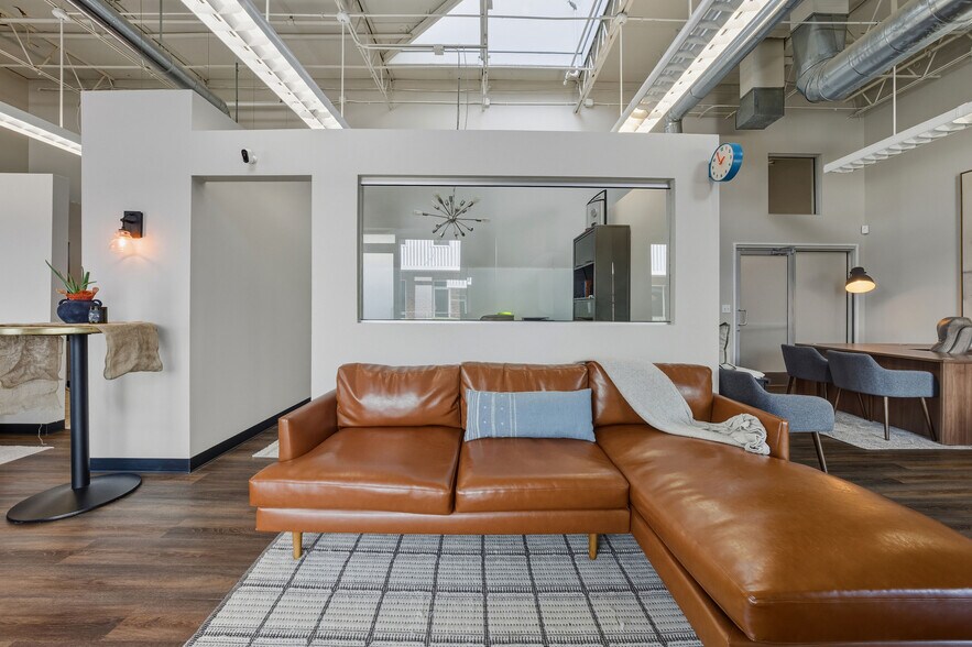 More Photos Of 1320 Ellsworth Industrial Dr, Atlanta Loft Creative Space For Lease
