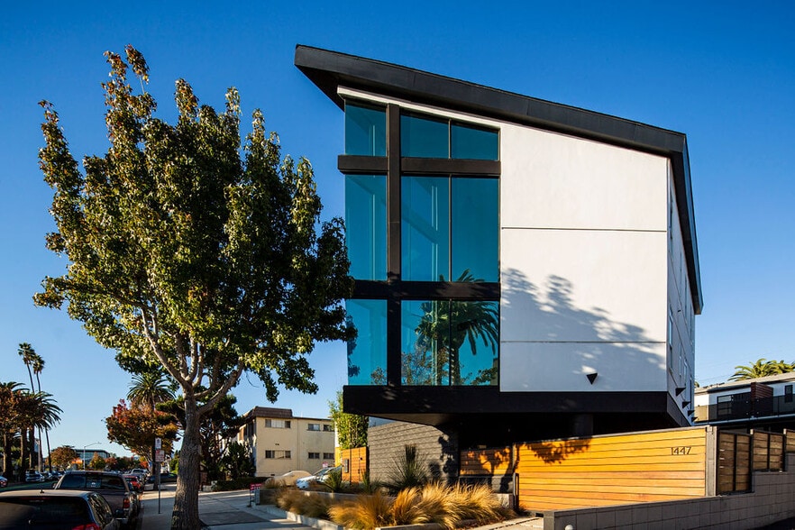 Primary Photo Of 1447 11th St, Santa Monica Office Residential For Lease