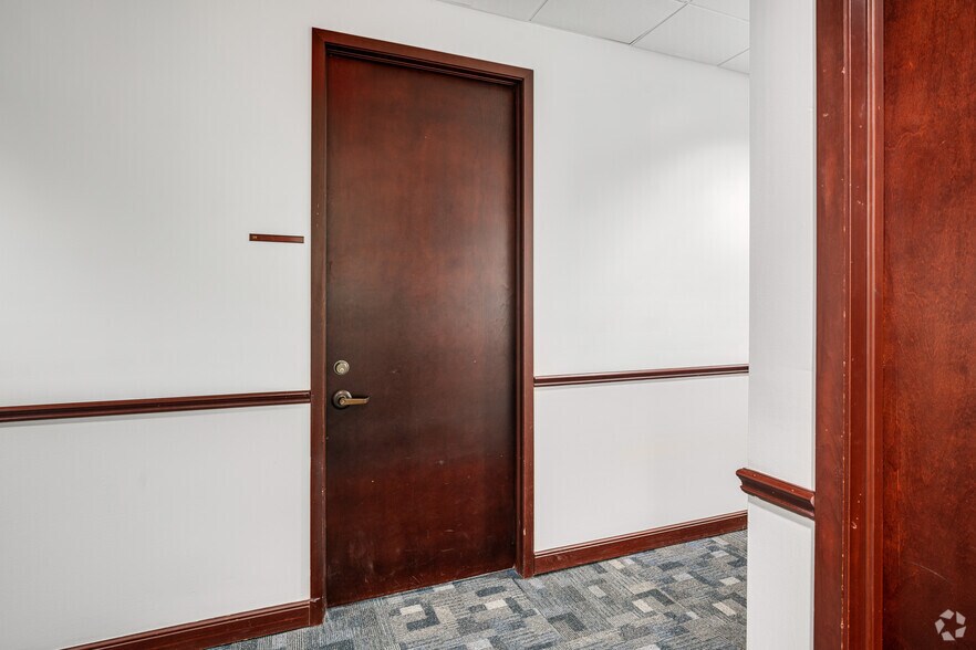 More Photos Of 1375 Gateway Blvd, Boynton Beach Coworking Space