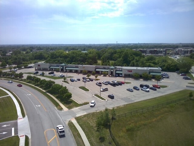 More Photos Of 3500-3568 SW Market St, Lee's Summit Unknown For Lease