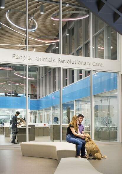 More Photos Of 4801 West Fwy, Fort Worth Veterinarian Kennel For Sale