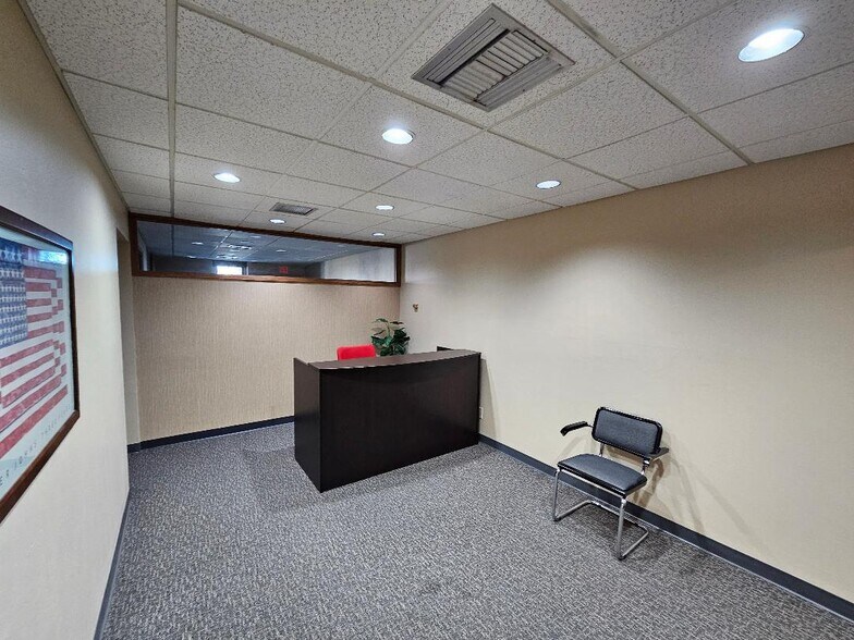 More Photos Of 840 Lake Ave, Racine Office For Sale