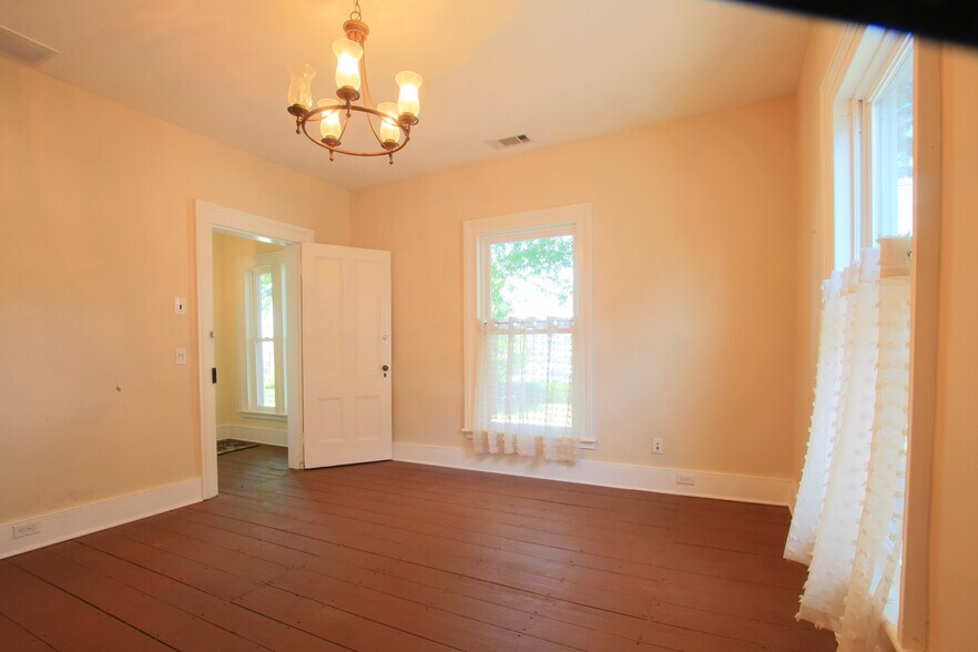 More Photos Of 68 N Bridge St, Somerville Office For Lease