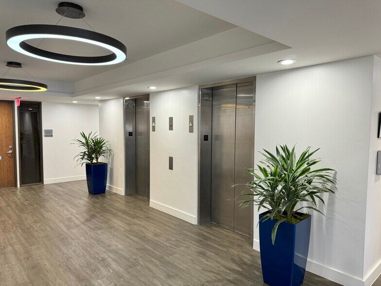 More Photos Of 400 Chisholm Pl, Plano Office For Lease