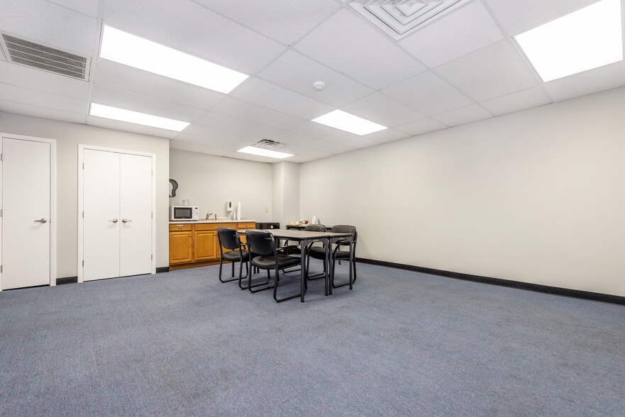 More Photos Of 13 Stillwater Rd, Blairstown Office For Sale