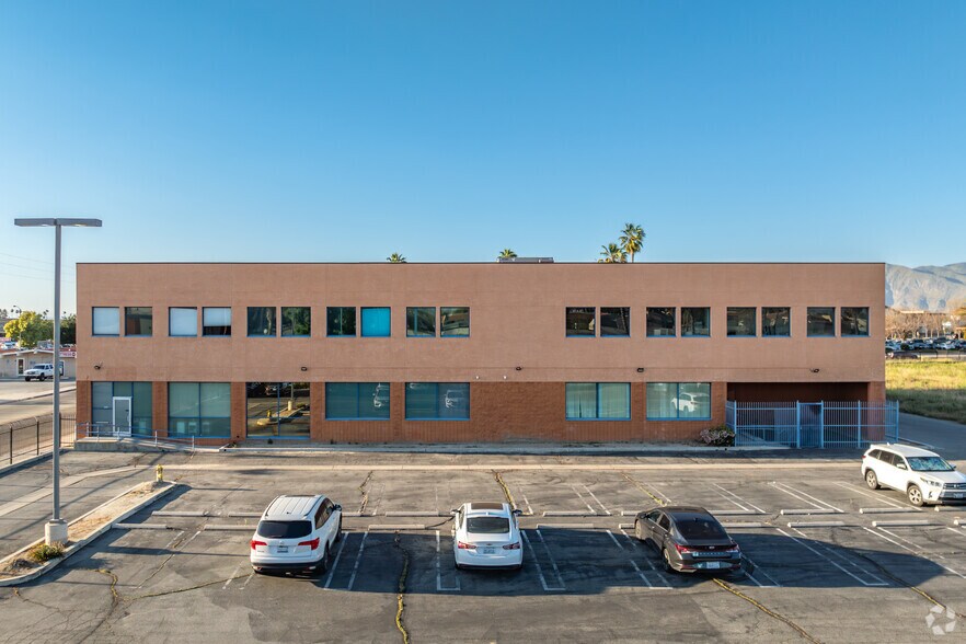 More Photos Of 2091 W Florida Ave, Hemet Office For Lease