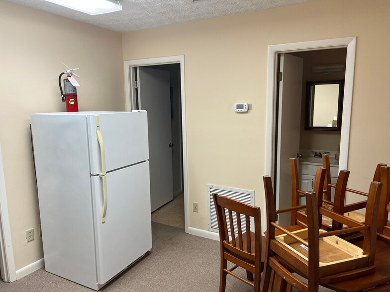 More Photos Of 5807 Macy Ave, Jacksonville Office For Lease