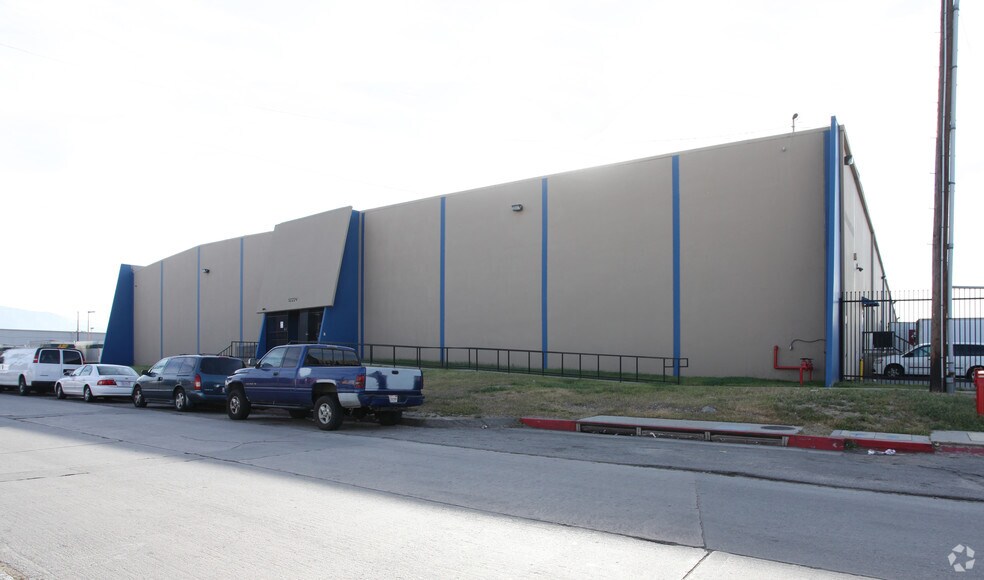 More Photos Of 12224 Montague St, Pacoima Distribution For Lease