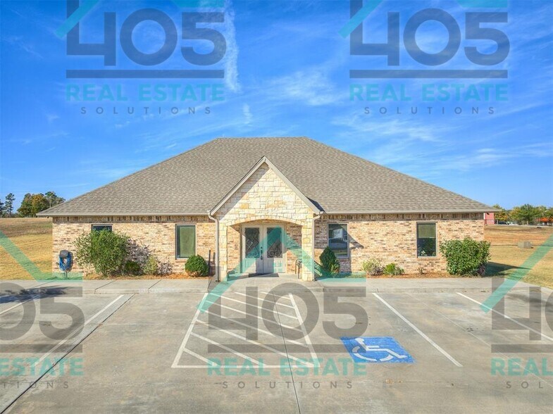 Primary Photo Of 1917 Commerce, Choctaw Office For Lease