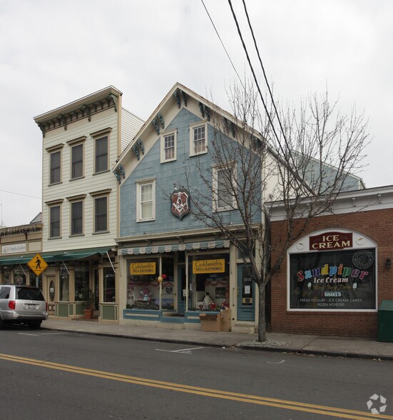 More Photos Of 136-138 Main St, Greenport Storefront Retail Residential For Sale