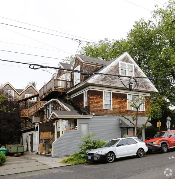 More Photos Of 2039 SE Clinton St, Portland Storefront Retail Residential For Lease