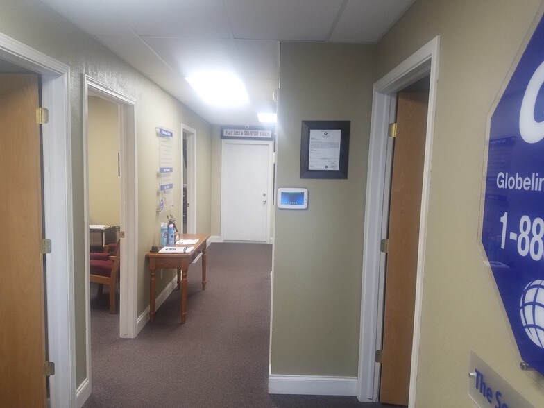 More Photos Of 1021 NW 6th St, Oklahoma City Office For Sale