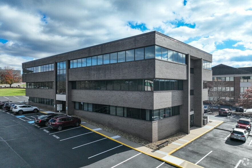 More Photos Of 6200 Brooktree Rd, Wexford Medical For Lease