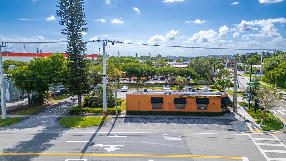 More Photos Of 600 S Dixie Hwy W, Pompano Beach Restaurant For Sale