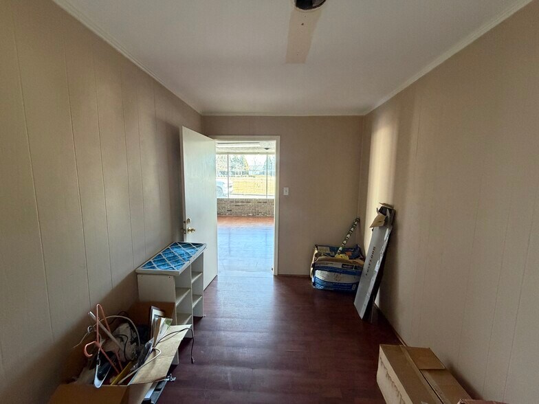 More Photos Of 1913 US 41 Hwy SW, Calhoun Flex For Lease