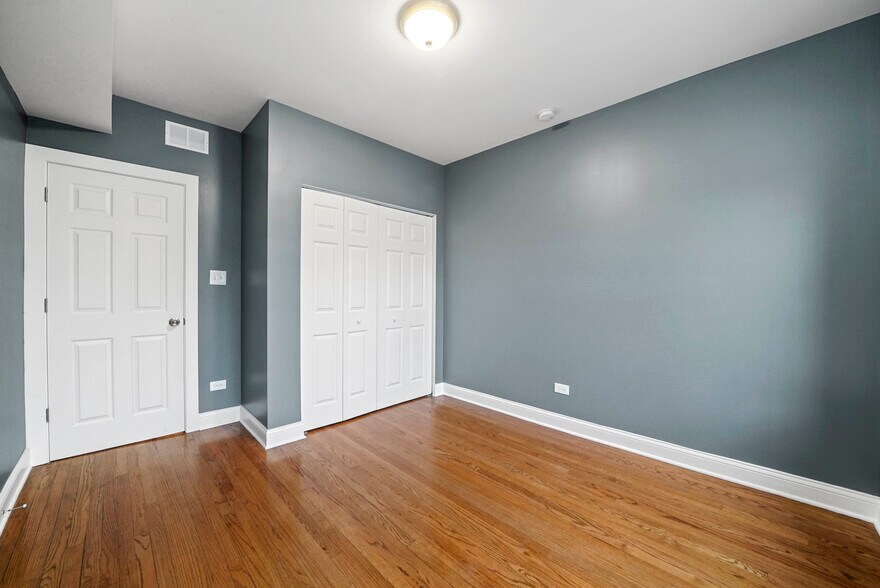 More Photos Of 1619 E 70th St, Chicago Apartments For Sale